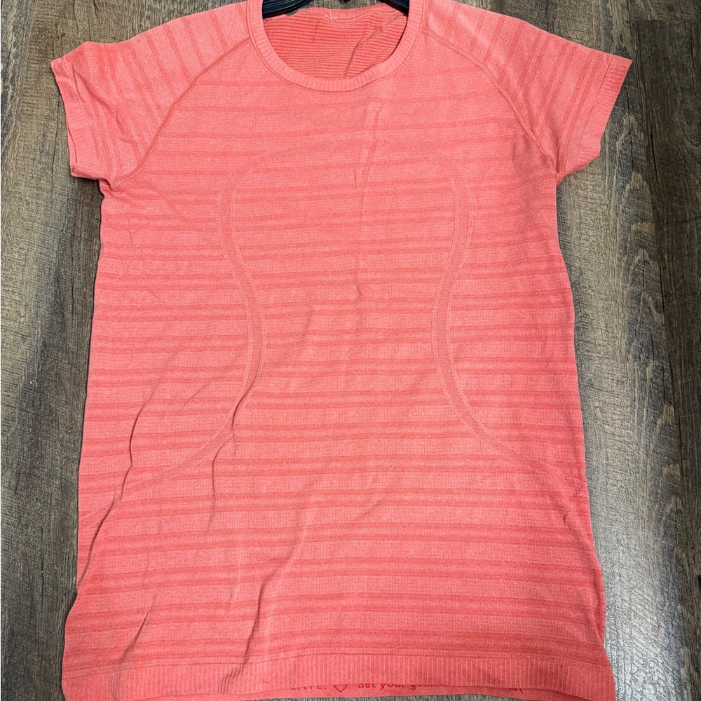 lululemon athletica Coral Swiftly Tech  Short Sleeve Tee